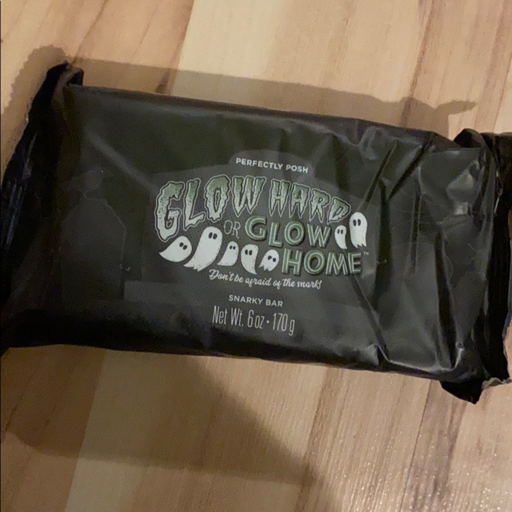 Perfect Posh Snarky Bar